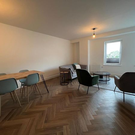 Prospect Quarter Apartments In Old Town Суиндон Экстерьер фото